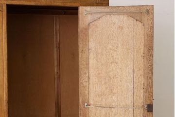 アンティーク家具　大正ロマン　特別注文造りナラ材の重厚なワードローブ(洋服タンス)チェスト
