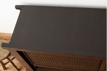 アンティーク家具　古民具・骨董　使い込まれた重厚な水屋箪笥サイドボード(収納棚)