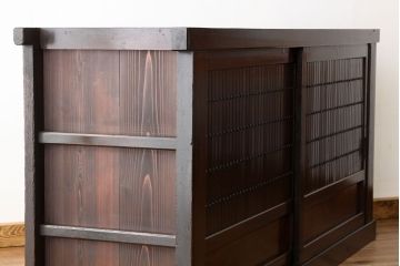 アンティーク家具　古民具・骨董　使い込まれた重厚な水屋箪笥サイドボード(収納棚)