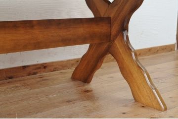 中古美品　コスガ製の上質な無垢材ダイニングテーブル