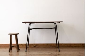 アンティーク家具　アンティーク　天板無垢板の鉄脚テーブル(1)