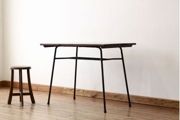 アンティーク家具　アンティーク　天板無垢板の鉄脚テーブル(2)