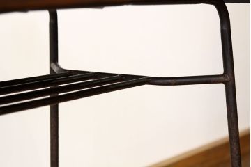 アンティーク家具　アンティーク　天板無垢板の鉄脚テーブル(2)