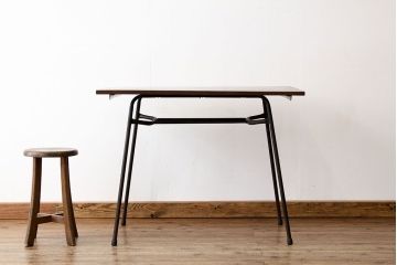 レトロ家具　アンティーク　天板無垢板の鉄脚テーブル(4)アイアン作業台昭和レトロ(鉄足、机、在宅ワーク、在宅用テーブル、作業台、デスク)