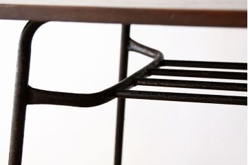 レトロ家具　アンティーク　天板無垢板の鉄脚テーブル(4)アイアン作業台昭和レトロ(鉄足、机、在宅ワーク、在宅用テーブル、作業台、デスク)