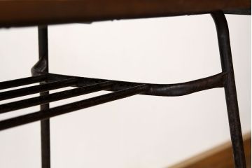 レトロ家具　アンティーク　天板無垢板の鉄脚テーブル(4)アイアン作業台昭和レトロ(鉄足、机、在宅ワーク、在宅用テーブル、作業台、デスク)