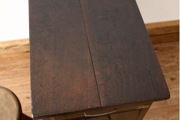 レトロ家具　昭和レトロ　古い工場のナラ材引き出し付きサイドテーブル