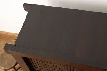 アンティーク家具　古民具・骨董　重厚な鉄脚付き水屋箪笥(サイドボード、食器棚、収納棚)