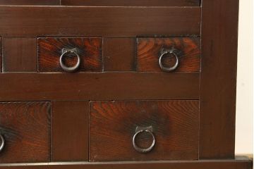アンティーク家具　古民具・骨董　重厚な鉄脚付き水屋箪笥(サイドボード、食器棚、収納棚)