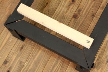 アンティーク家具　古民具・骨董　重厚な鉄脚付き水屋箪笥(サイドボード、食器棚、収納棚)