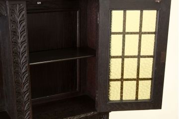 イギリスアンティーク 中古　海外輸入品　オーク材カービングキャビネット(カップボード、サイドボード)