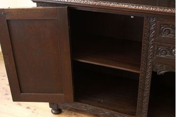 イギリスアンティーク 中古　海外輸入品　オーク材カービングキャビネット(カップボード、サイドボード)