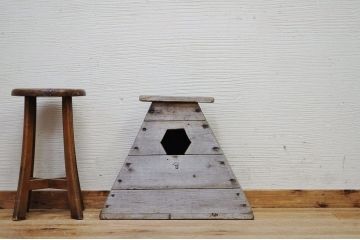 アンティーク雑貨　古い木味の踏み台