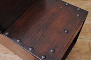アンティーク雑貨　明治〜大正時代　松材の升付き銭箱(錠前付)