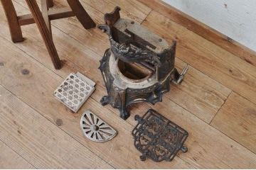 アンティーク雑貨　店舗什器としておすすめの上質なガスストーブ