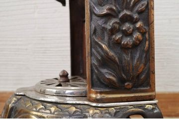 アンティーク雑貨　店舗什器としておすすめの上質なガスストーブ