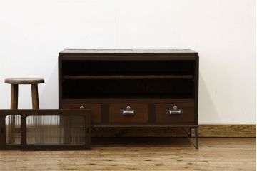 レトロ家具　鉄脚付きモールガラスローボード(アイアン　レトロ　箪笥　チェスト)