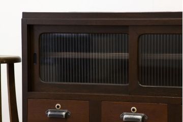 レトロ家具　鉄脚付きモールガラスローボード(アイアン　レトロ　箪笥　チェスト)
