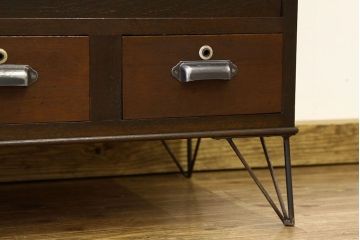 レトロ家具　鉄脚付きモールガラスローボード(アイアン　レトロ　箪笥　チェスト)