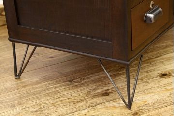 レトロ家具　鉄脚付きモールガラスローボード(アイアン　レトロ　箪笥　チェスト)