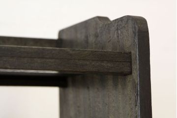 レトロ家具　★アンティーク　人気の薄型!無垢材の縦型本棚(レトロ飾り棚)