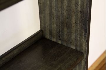 レトロ家具　★アンティーク　人気の薄型!無垢材の縦型本棚(レトロ飾り棚)