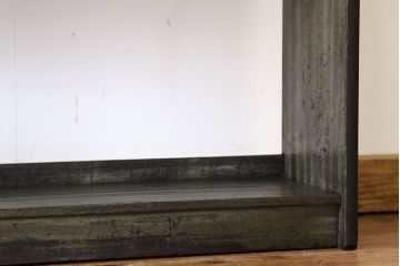 レトロ家具　★アンティーク　人気の薄型!無垢材の縦型本棚(レトロ飾り棚)