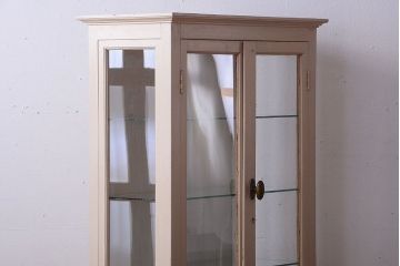 アンティーク家具　ペイント　引き出し4杯付きの上品で希少なケビント(ガラスケース)