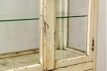 アンティーク家具　アンティーク　かわいい鉄脚付き5面ガラスケビント(ガラスケース)