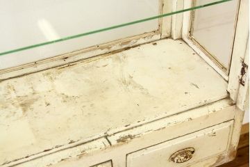 アンティーク家具　アンティーク　かわいい鉄脚付き5面ガラスケビント(ガラスケース)