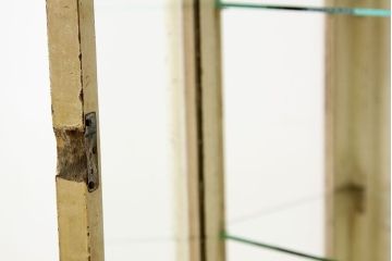 アンティーク家具　アンティーク　かわいい鉄脚付き5面ガラスケビント(ガラスケース)