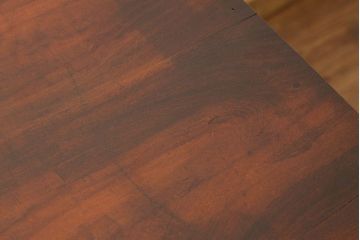 アンティーク家具　両面収納!小引出しとモールガラス扉の収納棚付きサイドテーブル