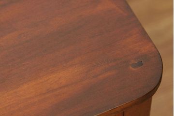 アンティーク家具　両面収納!小引出しとモールガラス扉の収納棚付きサイドテーブル