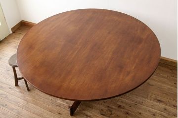 ヴィンテージ家具　北欧ビンテージ　希少な大型丸テーブル(ダイニングテーブル)