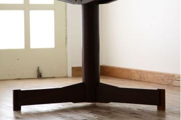 ヴィンテージ家具　北欧ビンテージ　希少な大型丸テーブル(ダイニングテーブル)