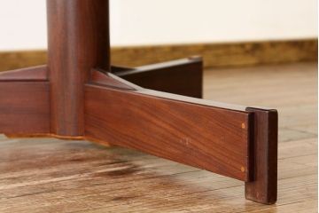 ヴィンテージ家具　北欧ビンテージ　希少な大型丸テーブル(ダイニングテーブル)