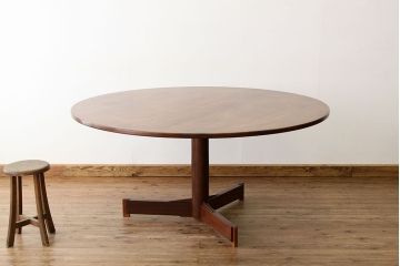 ヴィンテージ家具　北欧ビンテージ　希少な大型丸テーブル(ダイニングテーブル)