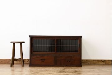 レトロ家具　アンティーク　モールガラス入りレトロな収納棚(ローボード)