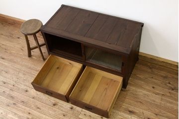 レトロ家具　アンティーク　モールガラス入りレトロな収納棚(ローボード)