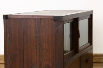 レトロ家具　アンティーク　モールガラス入りレトロな収納棚(ローボード)
