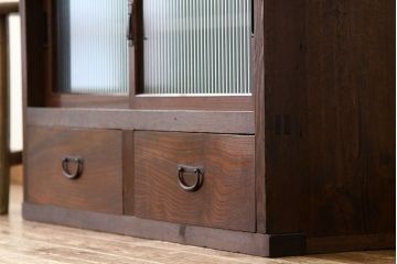 レトロ家具　アンティーク　モールガラス入りレトロな収納棚(ローボード)