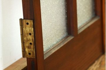 アンティーク　両開き　重厚な枡目格子ダイヤガラスの親子ドアセット(扉・建具)
