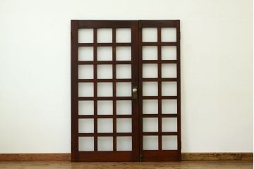 アンティーク　両開き　重厚な枡目格子ダイヤガラスの親子ドアセット(扉・建具)