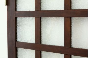 アンティーク　両開き　重厚な枡目格子ダイヤガラスの親子ドアセット(扉・建具)