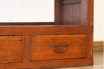 アンティーク家具　アンティーク　古い木の引き出しカウンター飾り棚(ガラスケース・ショーケース・陳列棚)