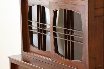 レトロ家具　☆アンティーク　レトロなデザインのダイヤガラス食器棚(収納棚・飾り棚)