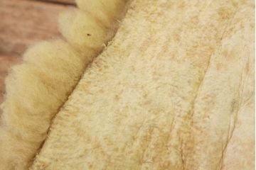 アンティーク雑貨　中古ムートンラグマット4枚セット?(ニチロ羊毛・ソファカバー)