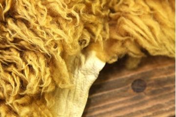 アンティーク雑貨　中古ムートンラグマット4枚セット?(ニチロ羊毛・ソファカバー)
