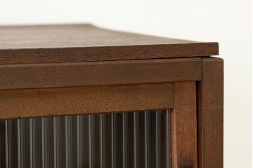 レトロ家具　昭和レトロ　古い木の作業台付きモールガラス食器棚(収納棚)