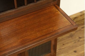 レトロ家具　昭和レトロ　古い木の作業台付きモールガラス食器棚(収納棚)